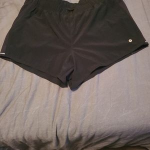 Xersion black arhletic shorts size large